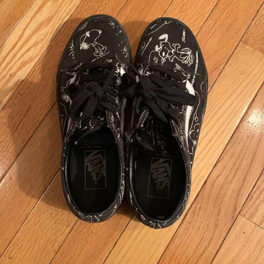 Boys.    vans peanut sneakers